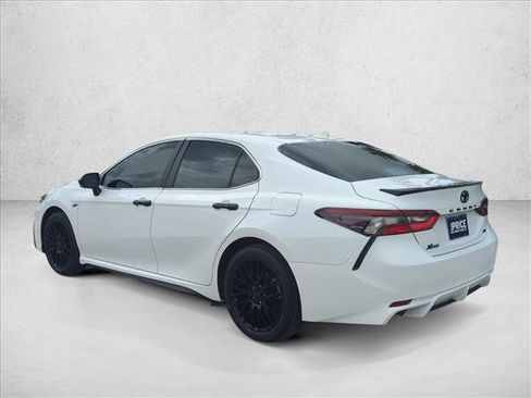 Used 2024 Toyota Camry SE FWD image 7