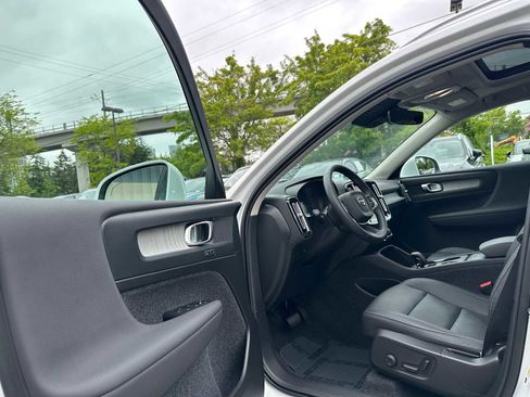 Used 2025 Volvo XC40 B5 Core w/ Protection Package Premier AWD/4WD image 20