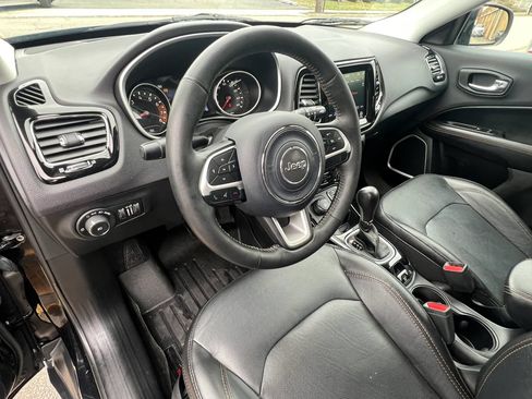Used 2018 Jeep Compass Limited w/ Safe & Security Group AWD/4WD image 26