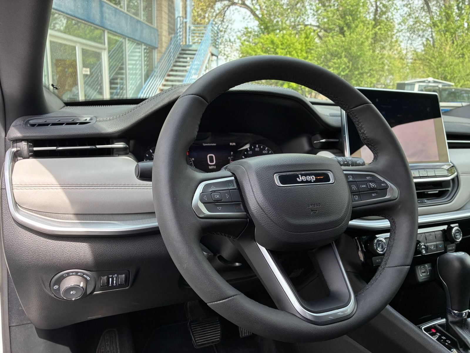 Used 2025 Jeep Compass Limited AWD/4WD image 34