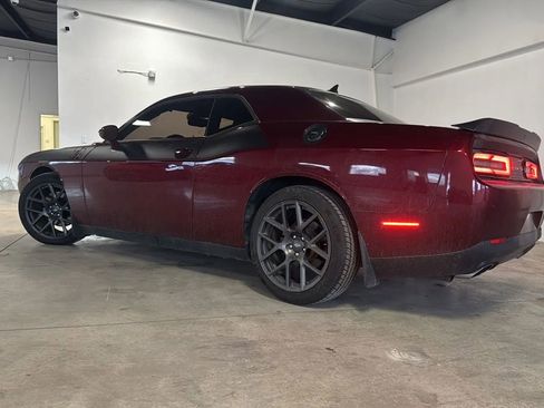 Used 2017 Dodge Challenger R/T w/ Quick Order Package 22P T/A image 5