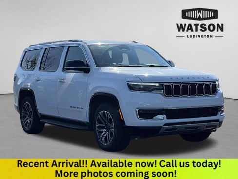 Used 2024 Jeep Wagoneer Series II w/ Flexible Seating Group AWD/4WD image 1