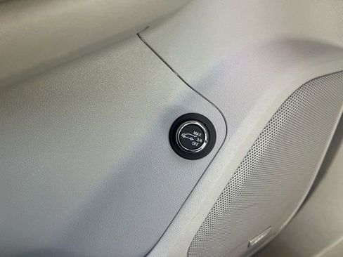 Used 2023 GMC Acadia SLT image 20