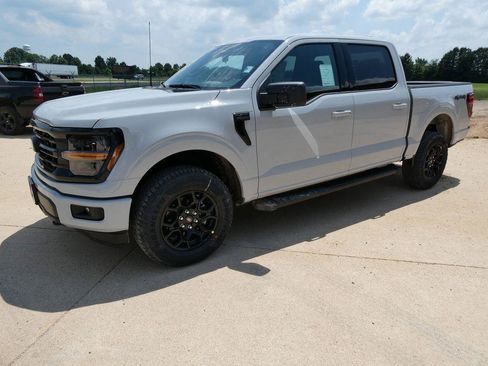New 2026 Ford F150 XLT w/ XLT Black Appearance Package AWD/4WD image 8