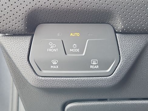 Certified 2024 Volkswagen Atlas SEL Premium R-Line AWD/4WD image 13