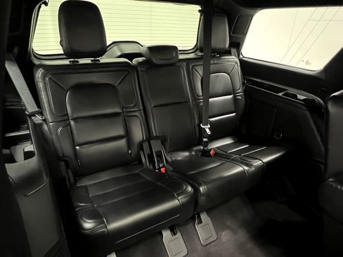 Used 2020 Lincoln Navigator Reserve w/ Luxury Package image 33