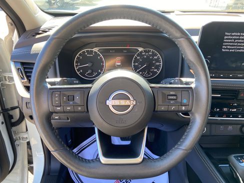Certified 2023 Nissan Rogue SL w/ SL Premium Package FWD image 13