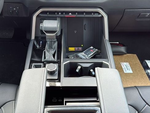 New 2026 Toyota Tundra Limited AWD/4WD image 25