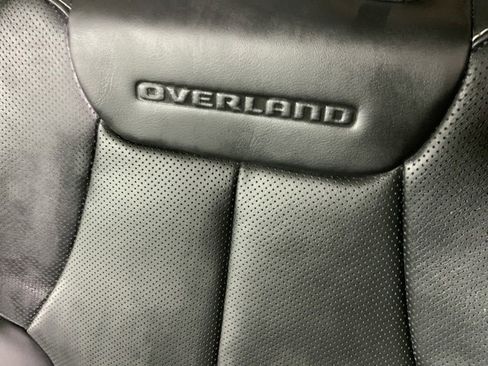 Used 2024 Jeep Grand Cherokee Overland w/ Luxury Tech Group IV image 35