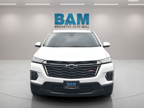 Used 2023 Chevrolet Traverse RS AWD/4WD image 2
