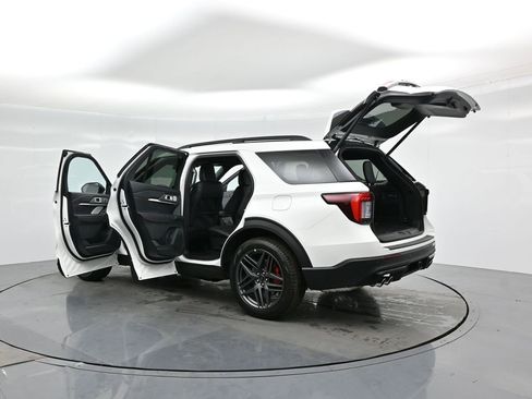 New 2025 Ford Explorer ST w/ Sun And Sound Package image 39