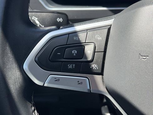 Certified 2022 Volkswagen Tiguan SE FWD image 9