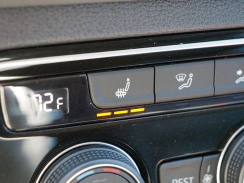 Used 2023 Volkswagen Atlas SE w/ Black Wheel Package image 28