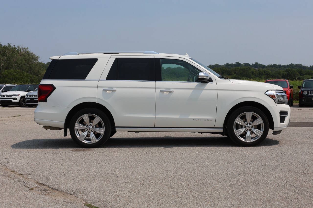 Used 2023 Ford Expedition Platinum AWD/4WD image 7