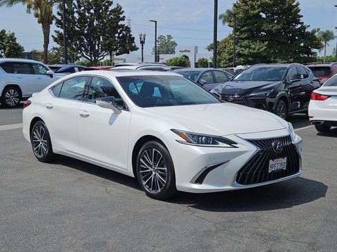 Used 2025 Lexus ES 300h w/ Premium Package FWD image 3