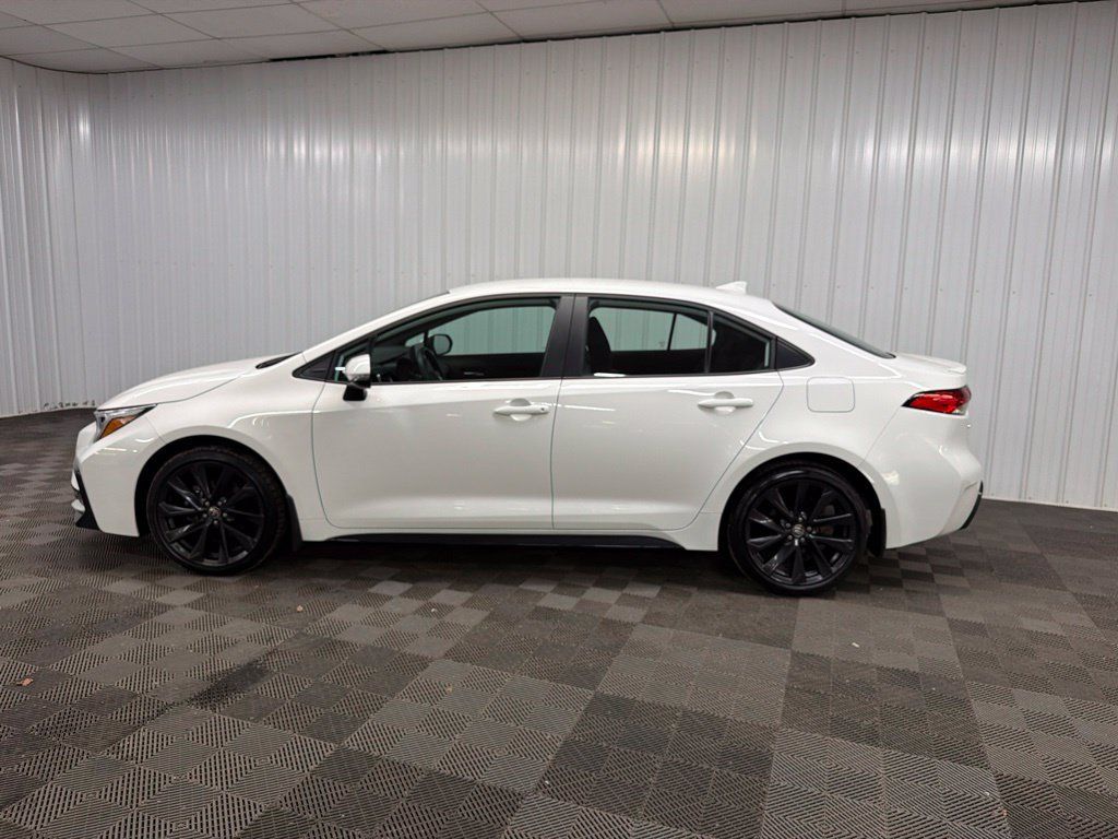 Used 2024 Toyota Corolla SE FWD image 4