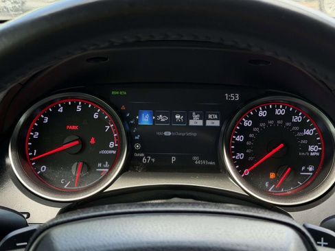 Used 2023 Toyota Camry XSE FWD image 11