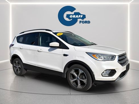 Used 2018 Ford Escape SEL w/ Ford Safe & Smart Package FWD image 15