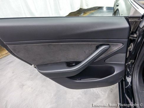 Used 2019 Tesla Model 3 Standard Range image 35
