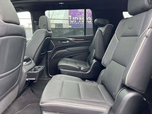 Used 2023 Cadillac Escalade ESV Premium Luxury AWD/4WD image 11