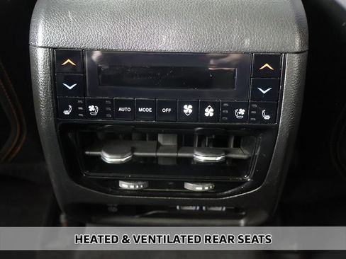Used 2023 Jeep Grand Cherokee Summit AWD/4WD image 10
