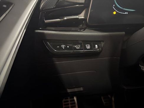 Used 2023 Kia Niro SX Touring FWD image 21