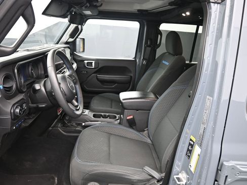 Used 2024 Jeep Wrangler Unlimited Rubicon 4xe image 21