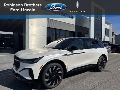 New 2026 Lincoln Nautilus Reserve w/ Jet Appearance Package image 1