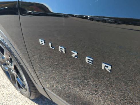 New 2025 Chevrolet Blazer LT w/ Driver Confidence Package image 31