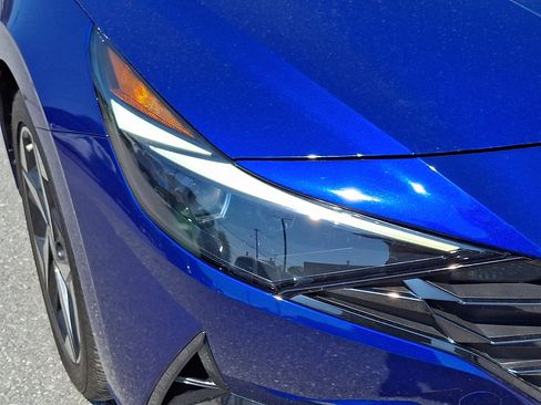 Used 2022 Hyundai Elantra Limited FWD image 10