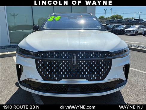 Certified 2024 Lincoln Nautilus Reserve w/ Equipment Group 202A AWD/4WD image 11