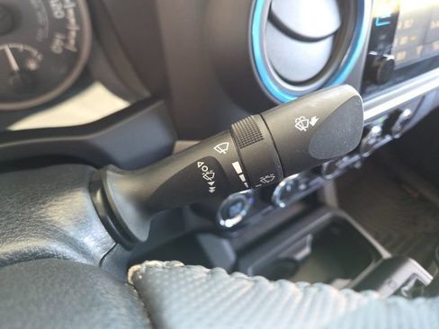 Used 2017 Toyota Tacoma TRD Sport AWD/4WD image 61