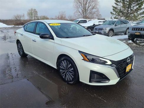 Used 2023 Nissan Altima 2.5 SV image 4