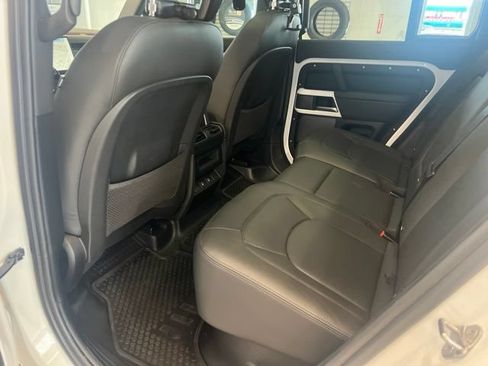Used 2024 Land Rover Defender 110 SE AWD/4WD image 30