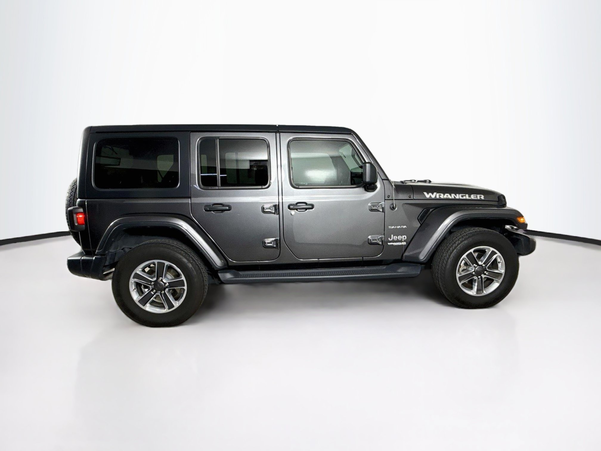 Used 2019 Jeep Wrangler Unlimited Sahara AWD/4WD image 2