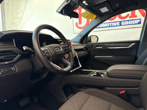 Used 2025 GMC Acadia Elevation image 17