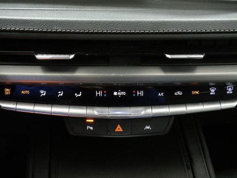 Used 2024 Cadillac XT4 Premium Luxury image 19