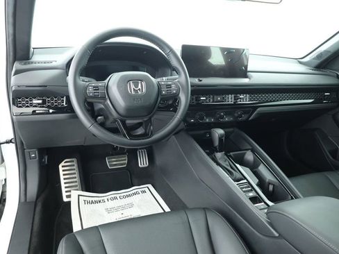 Used 2025 Honda Accord Sport image 11