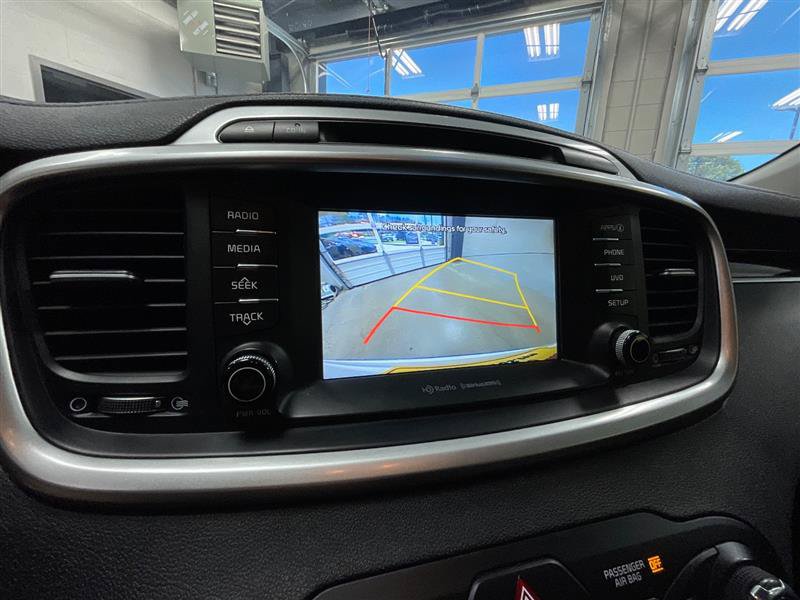 Used 2018 Kia Sorento AWD image 18