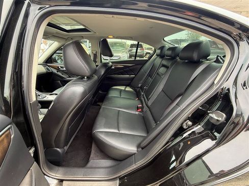 Used 2018 INFINITI Q50 Luxe w/ Essential Package (3.0T Luxe) AWD/4WD image 20