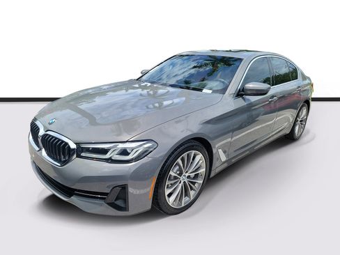 Used 2022 BMW 530i w/ Premium Package RWD image 2