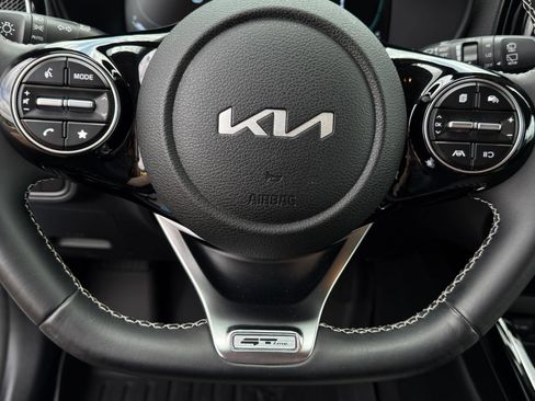 Used 2023 Kia Soul GT-Line image 19