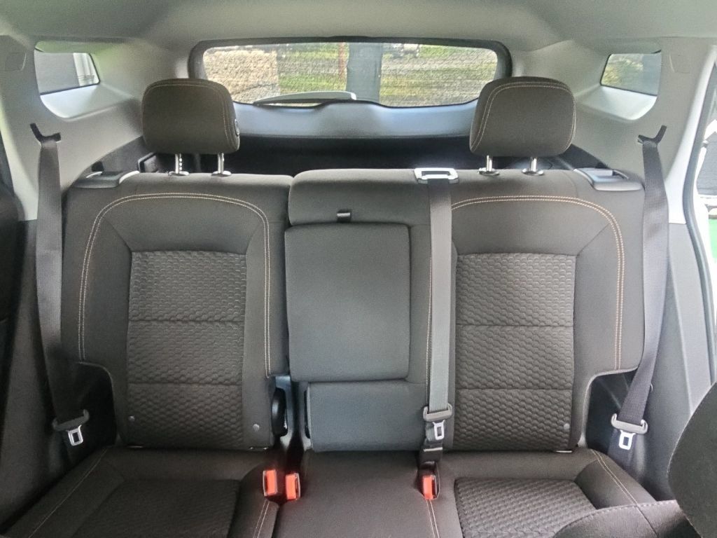 Used 2020 GMC Terrain SLE FWD image 25