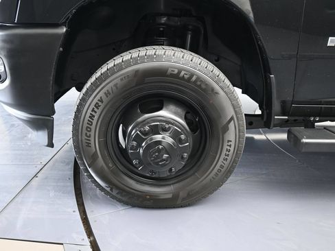Used 2019 RAM 3500 Tradesman RWD image 31