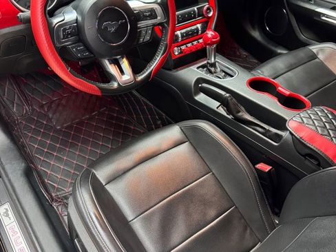 Used 2023 Ford Mustang Premium image 5