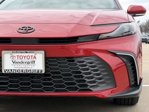 New 2026 Toyota Camry SE image 9