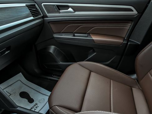 Used 2023 Volkswagen Atlas SE w/ Panoramic Sunroof Package AWD/4WD image 49