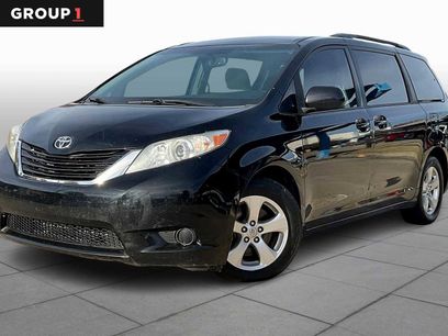 Used 2017 Toyota Sienna LE