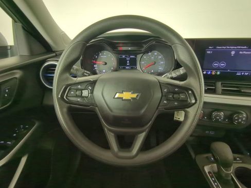 Used 2024 Chevrolet Trax LS w/ LS Convenience Package image 25