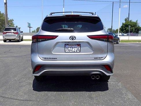 Used 2023 Toyota Highlander XSE AWD/4WD image 6